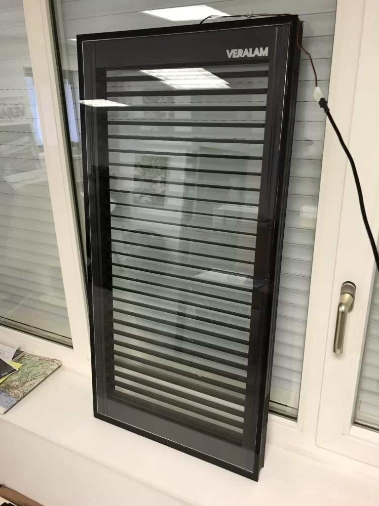 Veralam - fabricant français de vitrage avec store intégré - vitrage technique - vitrage innovant - store orientable télécommandé - double vitrage